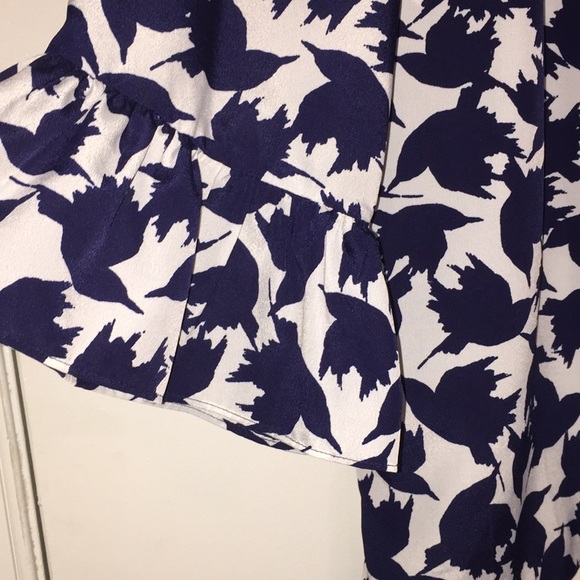 Flutter sleeve top with birds - Picture 2 of 3